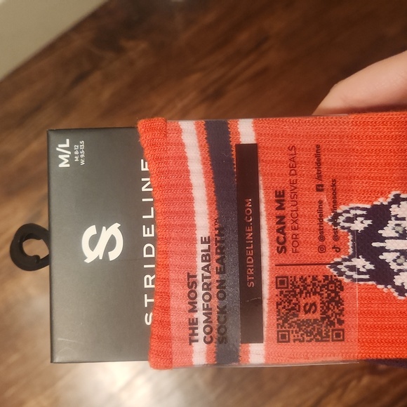 STRIDELINE UCONN Huskies Socks 2 Pair NWT - Picture 5 of 6